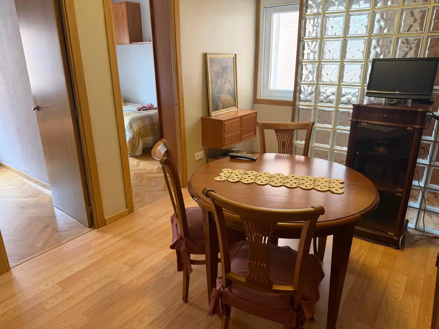 Pis en venda a Rúa San Isidoro, 57, Sagrada Familia Menjador de Pis en venda en A Coruña Capital amb Parquet, Moblat i Forn