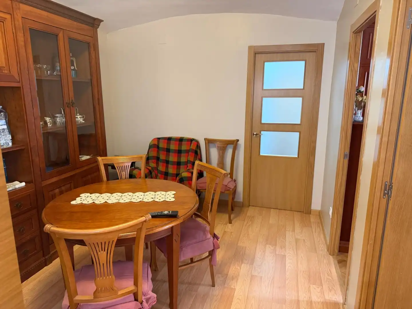 Pis en venda a Rúa San Isidoro, 57, Sagrada Familia Menjador de Pis en venda en A Coruña Capital amb Parquet, Moblat i Forn