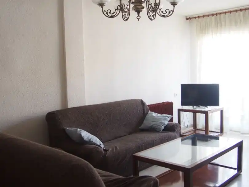 Flat for rent in Calle Santa Fe, 6, Camino de Ronda Living room of Flat for rent in Granada with Air Conditioner, Heating and Terrace