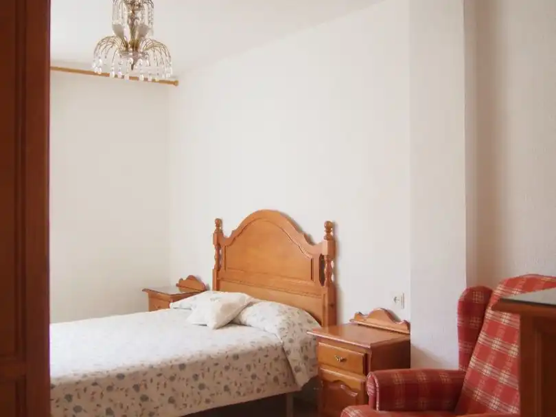 Flat for rent in Calle Santa Fe, 6, Camino de Ronda Bedroom of Flat for rent in Granada with Air Conditioner, Heating and Terrace