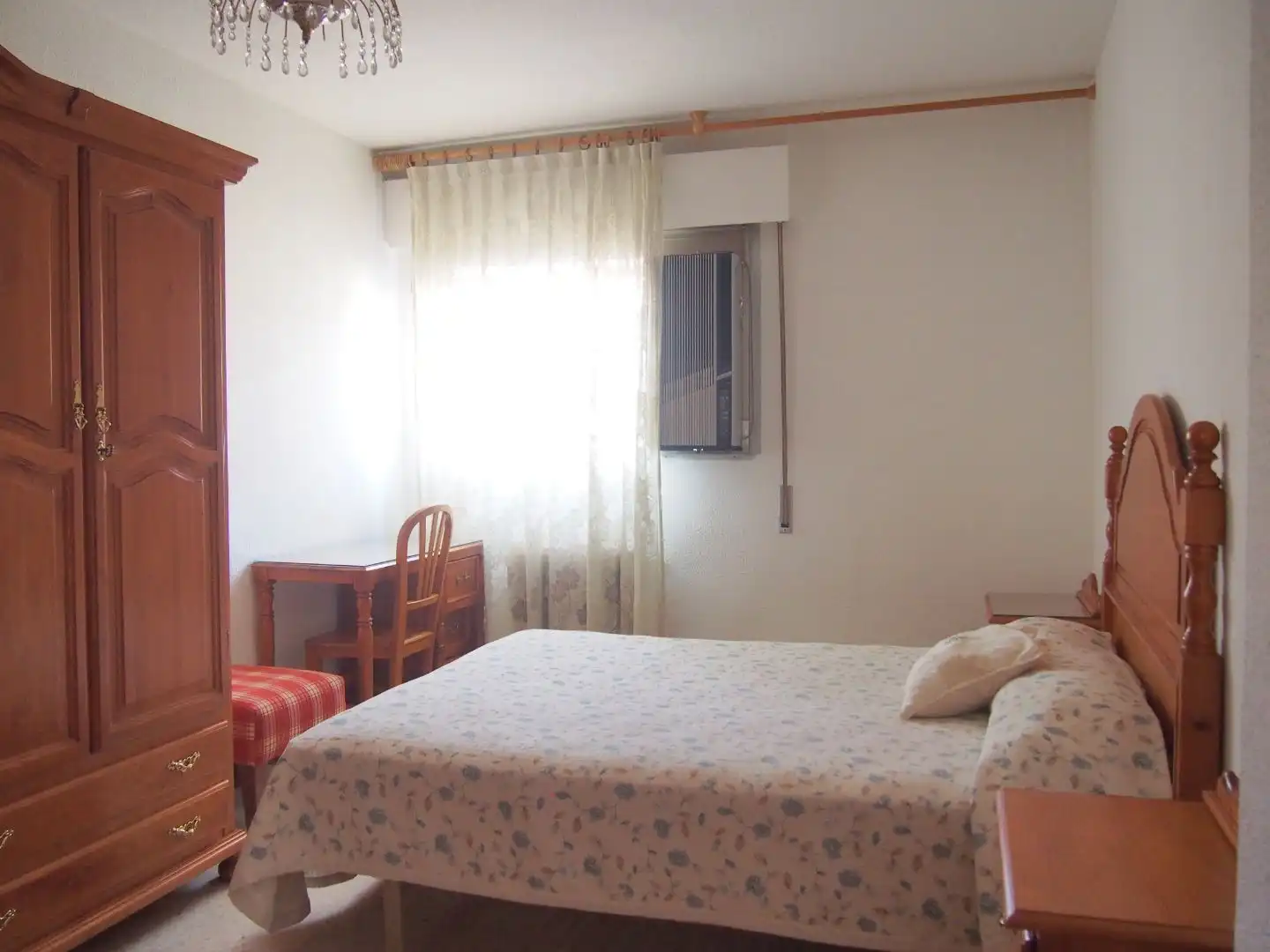 Flat for rent in Calle Santa Fe, 6, Camino de Ronda Bedroom of Flat for rent in Granada with Air Conditioner, Heating and Terrace