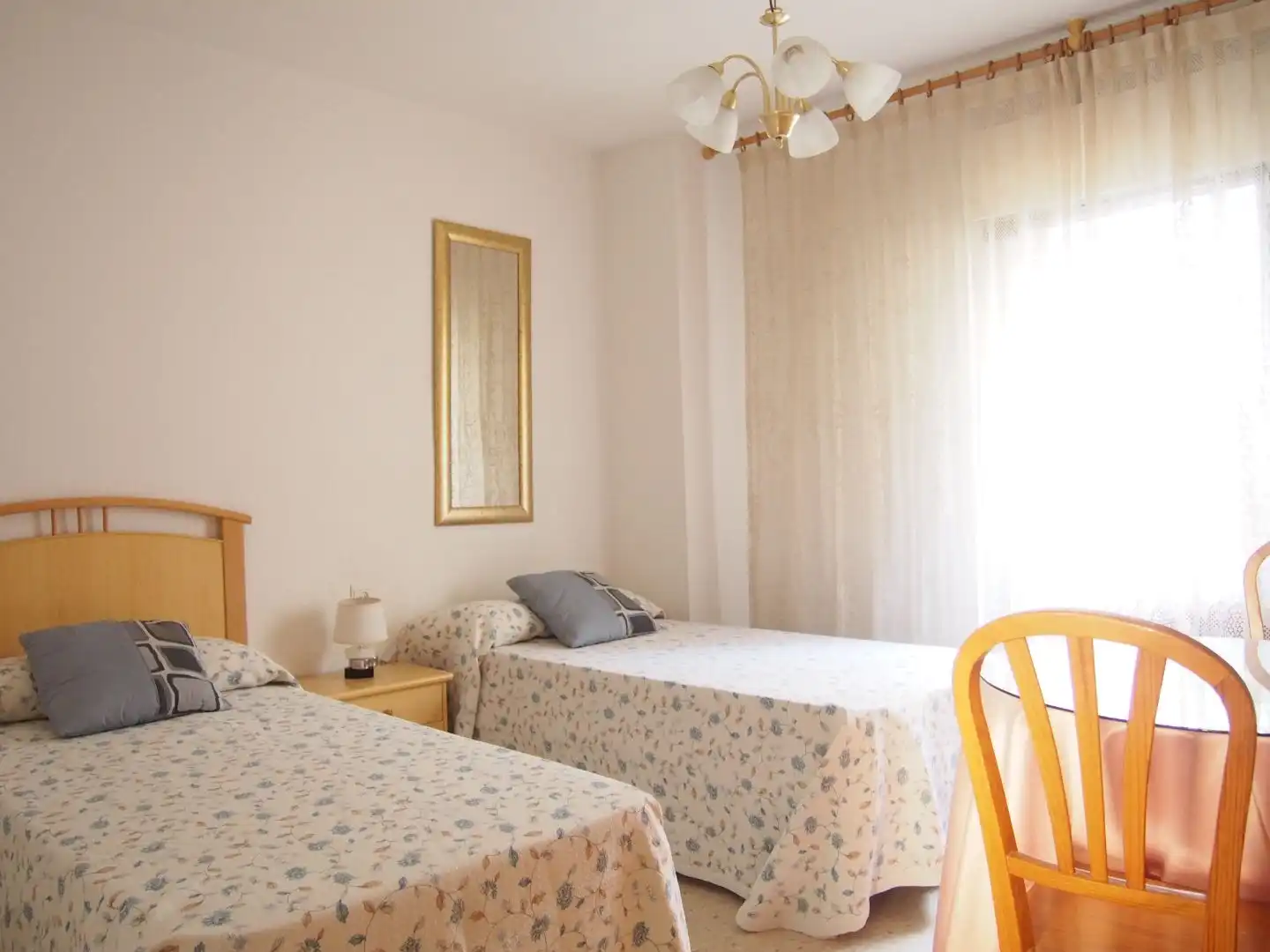 Flat for rent in Calle Santa Fe, 6, Camino de Ronda Bedroom of Flat for rent in Granada with Air Conditioner, Heating and Terrace