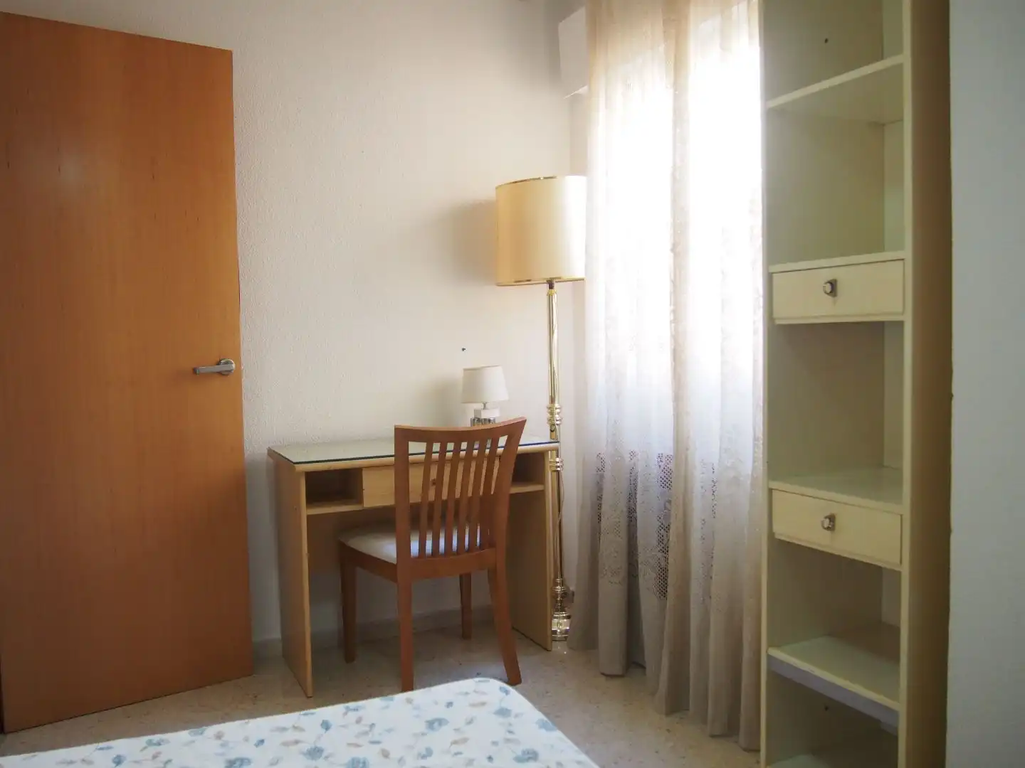 Flat for rent in Calle Santa Fe, 6, Camino de Ronda Bedroom of Flat for rent in Granada with Air Conditioner, Heating and Terrace