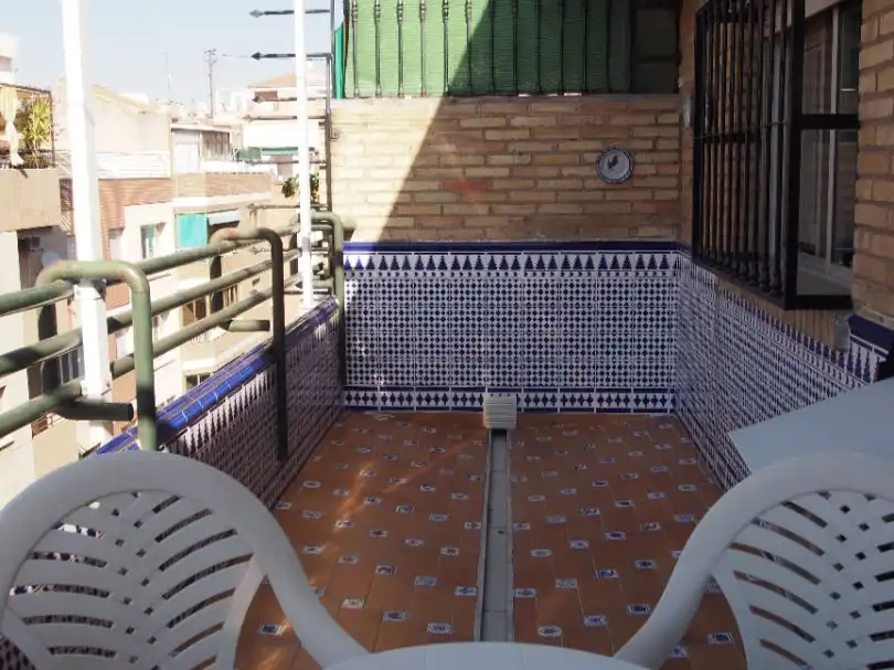 Flat for rent in Calle Santa Fe, 6, Camino de Ronda Balcony of Flat for rent in Granada with Air Conditioner, Heating and Terrace