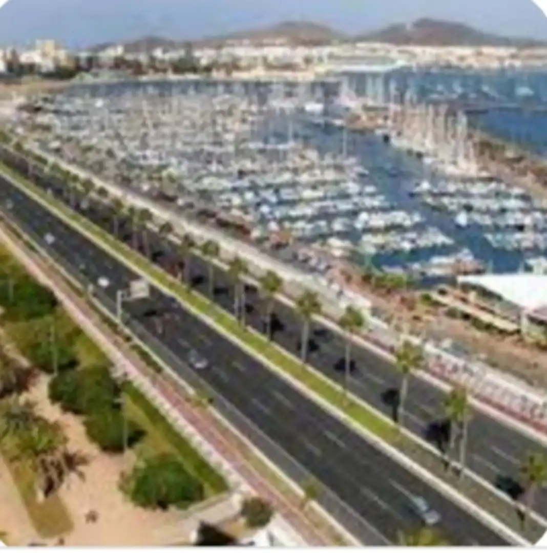 Pis en venda a Avenida Juan XXIII, 1, Arenales - Lugo - Avda. Marítima Vista exterior de Pis en venda en Las Palmas de Gran Canaria amb Parquet, Moblat i Balcó