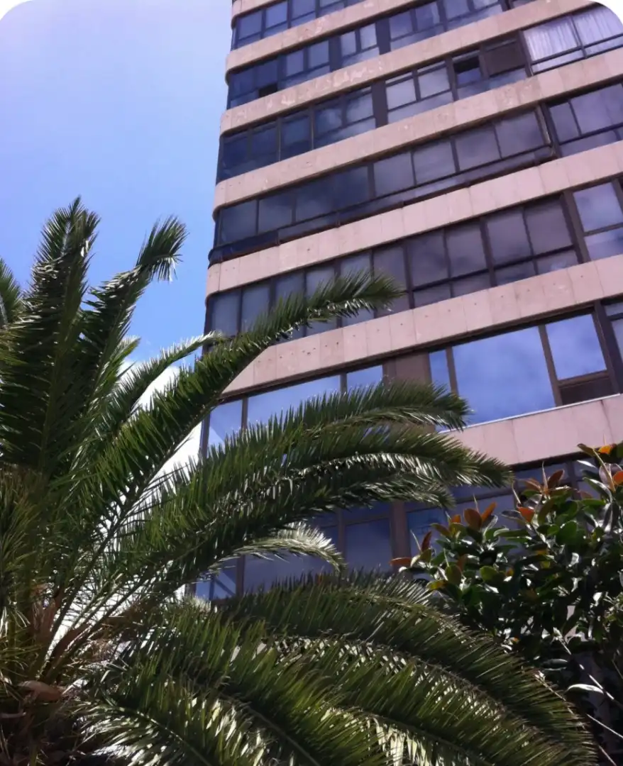 Pis en venda a Avenida Juan XXIII, 1, Arenales - Lugo - Avda. Marítima Vista exterior de Pis en venda en Las Palmas de Gran Canaria amb Parquet, Moblat i Balcó