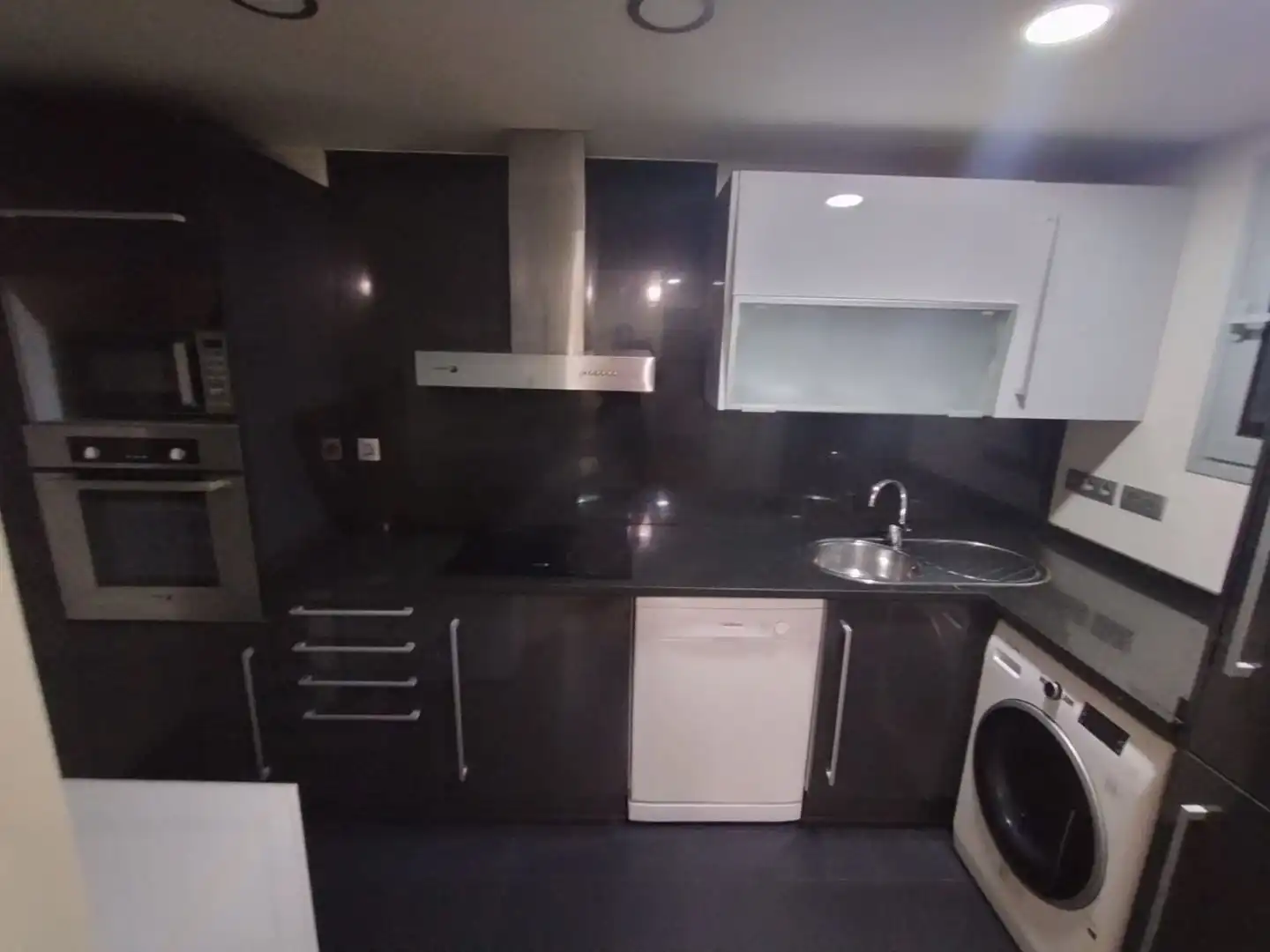 Apartamento en venta en Carrer de Ramon Llull, 468, Port Forum Cocina de Apartamento en venta en Sant Adrià de Besòs con Aire acondicionado, Terraza y Piscina