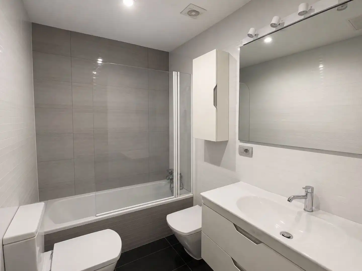 Piso en venta en Avenida de Juan Garcia Navia Castrillon, 21, Viveiro Baño de Piso en venta en Viveiro con Calefacción, Parquet y Trastero