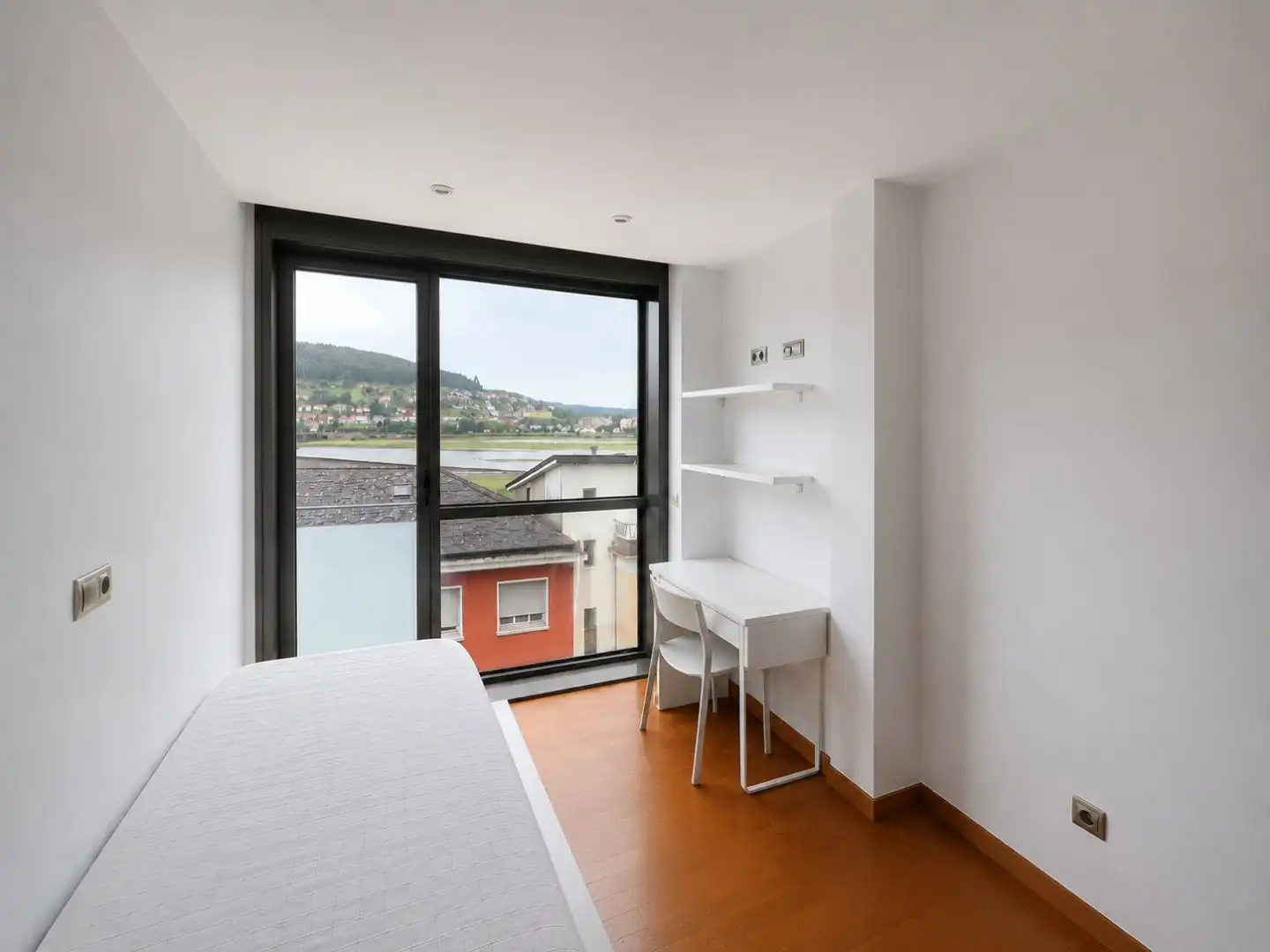 Piso en venta en Avenida de Juan Garcia Navia Castrillon, 21, Viveiro Habitación de Piso en venta en Viveiro con Calefacción, Parquet y Trastero