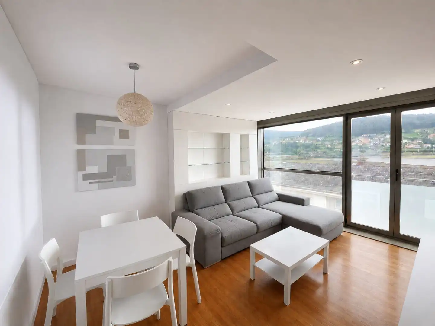 Piso en venta en Avenida de Juan Garcia Navia Castrillon, 21, Viveiro Sala de estar de Piso en venta en Viveiro con Calefacción, Parquet y Trastero
