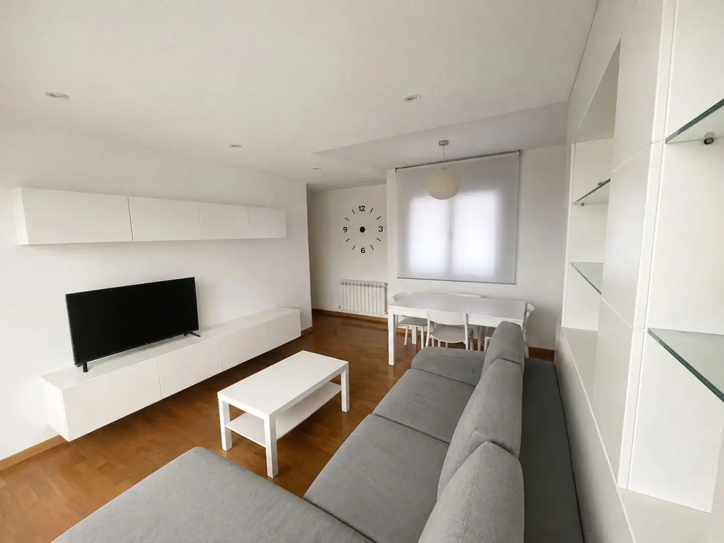 Piso en venta en Avenida de Juan Garcia Navia Castrillon, 21, Viveiro Sala de estar de Piso en venta en Viveiro con Calefacción, Parquet y Trastero