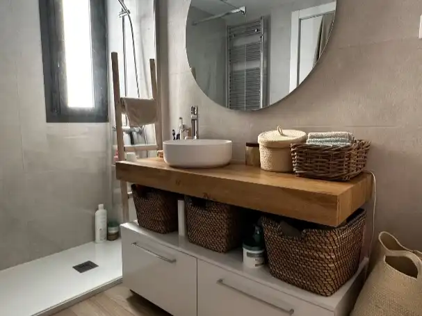 Flat for rent in Calle de María Reiche, 16, Valdebebas - Valdefuentes Bathroom of Flat for rent in Madrid with Air Conditioner, Heating and Storage room