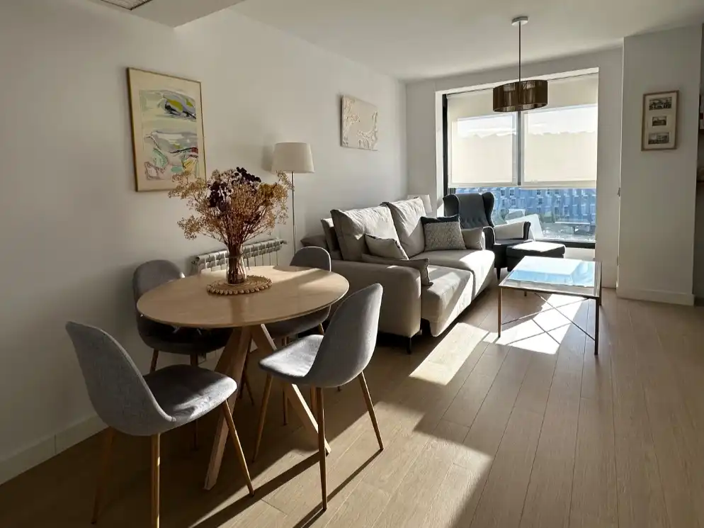 Flat for rent in Calle de María Reiche, 16, Valdebebas - Valdefuentes Living room of Flat for rent in Madrid with Air Conditioner, Heating and Storage room