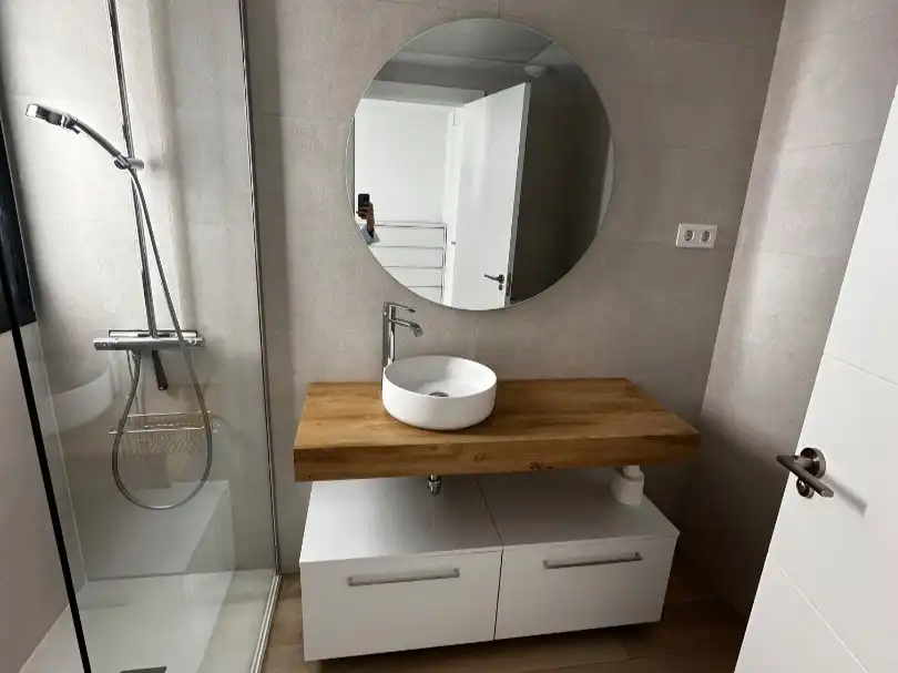 Flat for rent in Calle de María Reiche, 16, Valdebebas - Valdefuentes Bathroom of Flat for rent in Madrid with Air Conditioner, Heating and Storage room