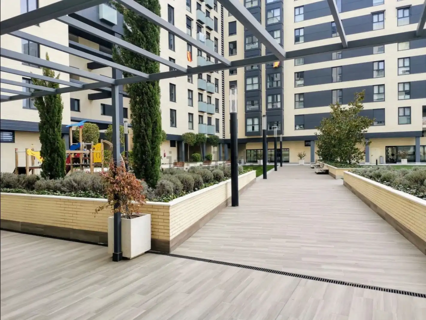 Flat for rent in Calle de María Reiche, 16, Valdebebas - Valdefuentes Terrace of Flat for rent in Madrid with Air Conditioner, Heating and Storage room
