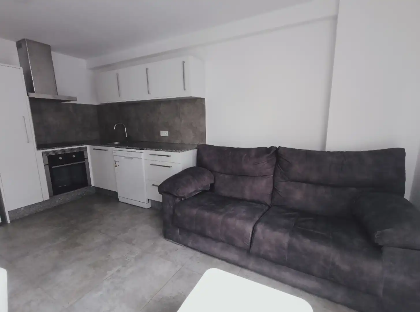 Flat for rent in Avenida da Milagrosa, 4, Carballo Living room of Flat for rent in Carballo with Heating, Furnished and Oven