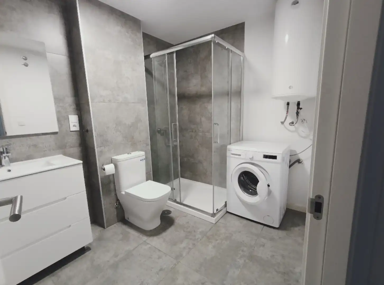 Flat for rent in Avenida da Milagrosa, 4, Carballo Bathroom of Flat for rent in Carballo with Heating, Furnished and Oven