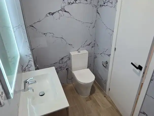 Wohnung zum Verkauf in Carrer de Vidal I Guasch, 97, Les Roquetes Badezimmer von Wohnung zum Verkauf in Barcelona Capital mit Klimaanlage