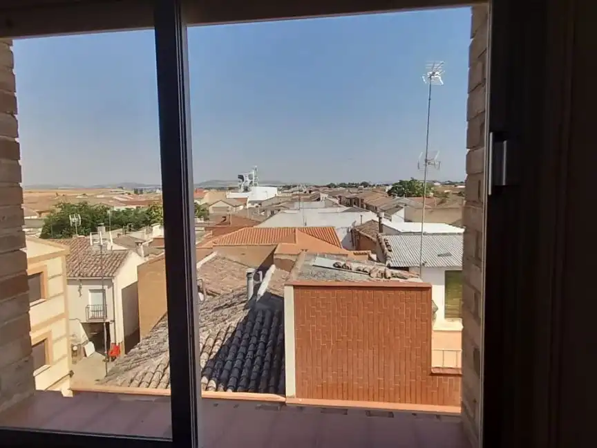 Piso en venta en Calle Cervantes, 75, Calzada de Calatrava Vista exterior de Piso en venta en Calzada de Calatrava con Calefacción y Amueblado