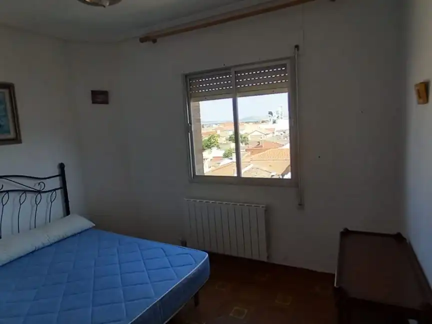 Piso en venta en Calle Cervantes, 75, Calzada de Calatrava Habitación de Piso en venta en Calzada de Calatrava con Calefacción y Amueblado