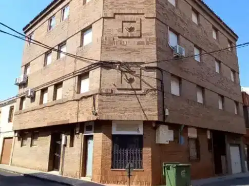 Piso en venta en Calle Cervantes, 75, Calzada de Calatrava Vista exterior de Piso en venta en Calzada de Calatrava con Calefacción y Amueblado