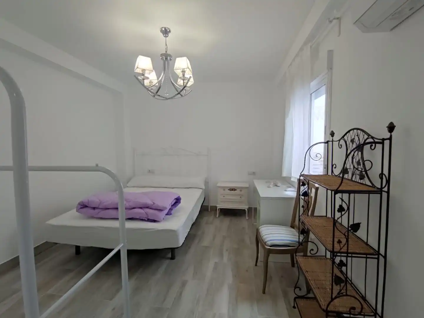 Room in Calle Rojas Clemente, 1, El Molinillo - Capuchinos Room in Calle Rojas Clemente, 1, El Molinillo - Capuchinos