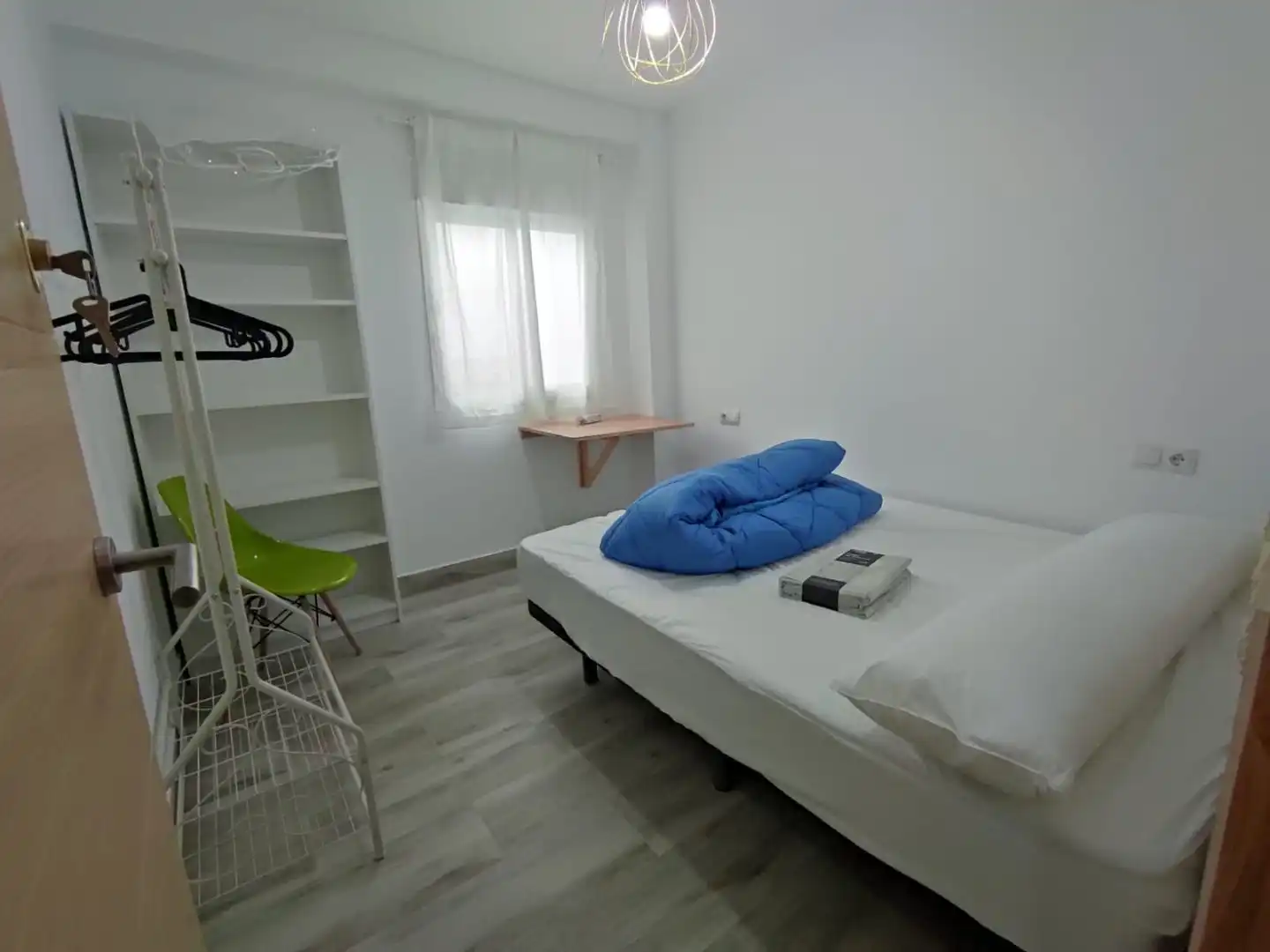 Room in Calle Rojas Clemente, 1, El Molinillo - Capuchinos Room in Calle Rojas Clemente, 1, El Molinillo - Capuchinos