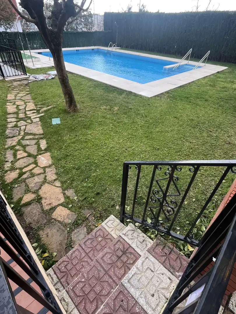 Pis en venda a Calle José María Pemán, 1, Vista Alegre - Parque Cruz Conde Pis en venda en Córdoba Capital amb Piscina i Balcó