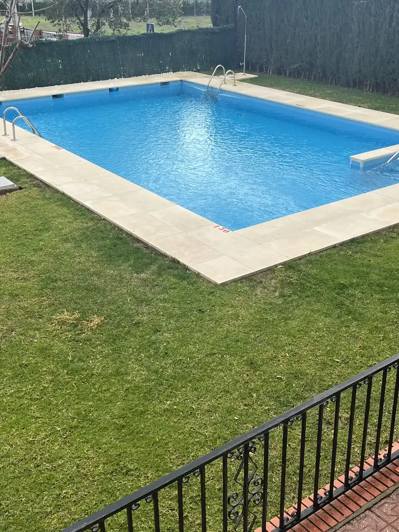 Pis en venda a Calle José María Pemán, 1, Vista Alegre - Parque Cruz Conde Piscina de Pis en venda en Córdoba Capital amb Piscina i Balcó