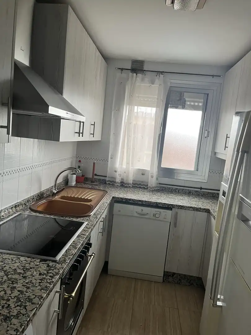 Pis en venda a Calle José María Pemán, 1, Vista Alegre - Parque Cruz Conde Cuina de Pis en venda en Córdoba Capital amb Piscina i Balcó