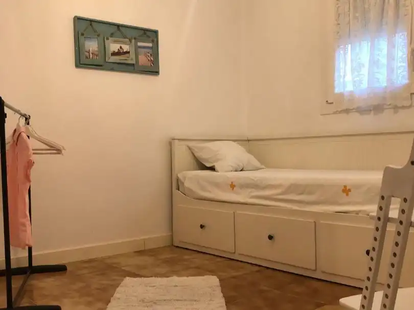 Dormitori de Pis de lloguer en Badajoz amb Aire condicionat, Calefacció i Moblat