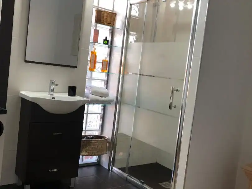 Bany de Pis de lloguer en Badajoz amb Aire condicionat, Calefacció i Moblat