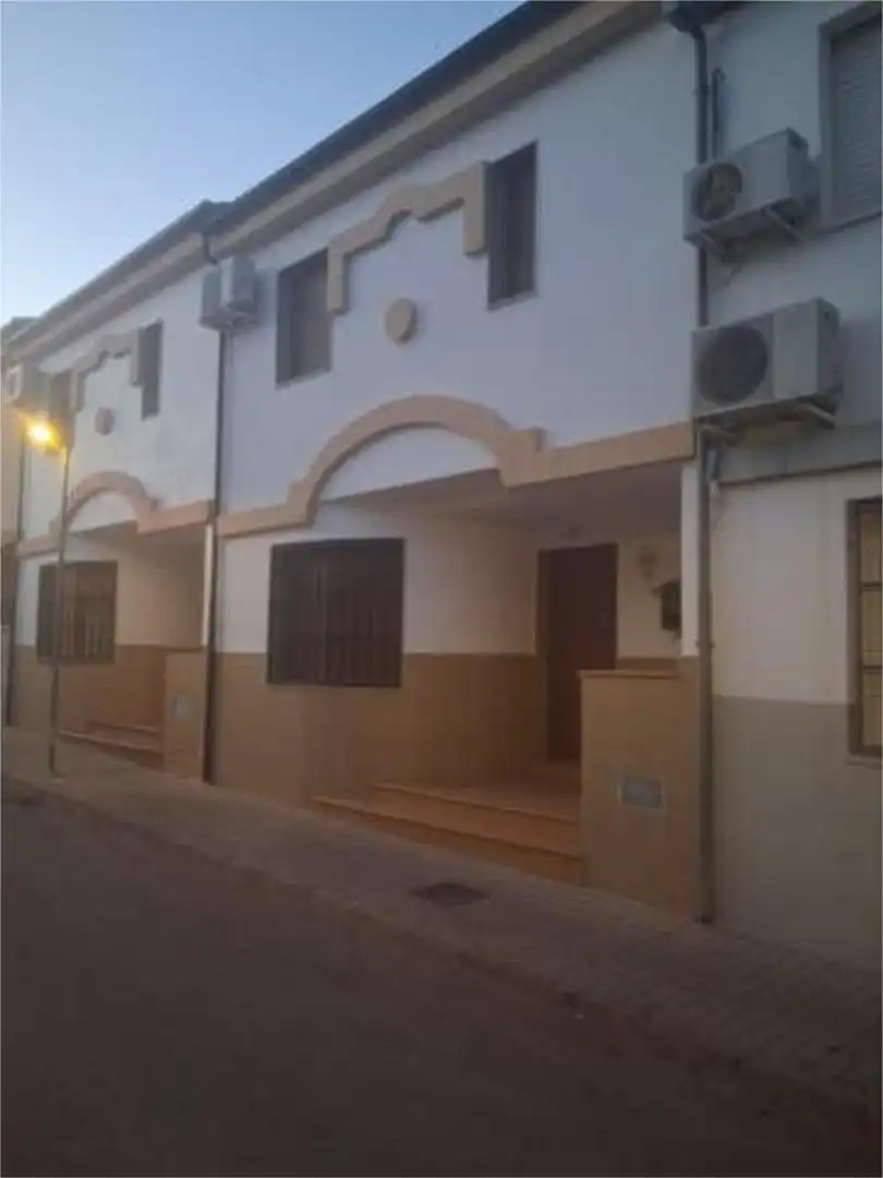Vista exterior de Casa o chalet de alquiler en Santisteban del Puerto con Amueblado