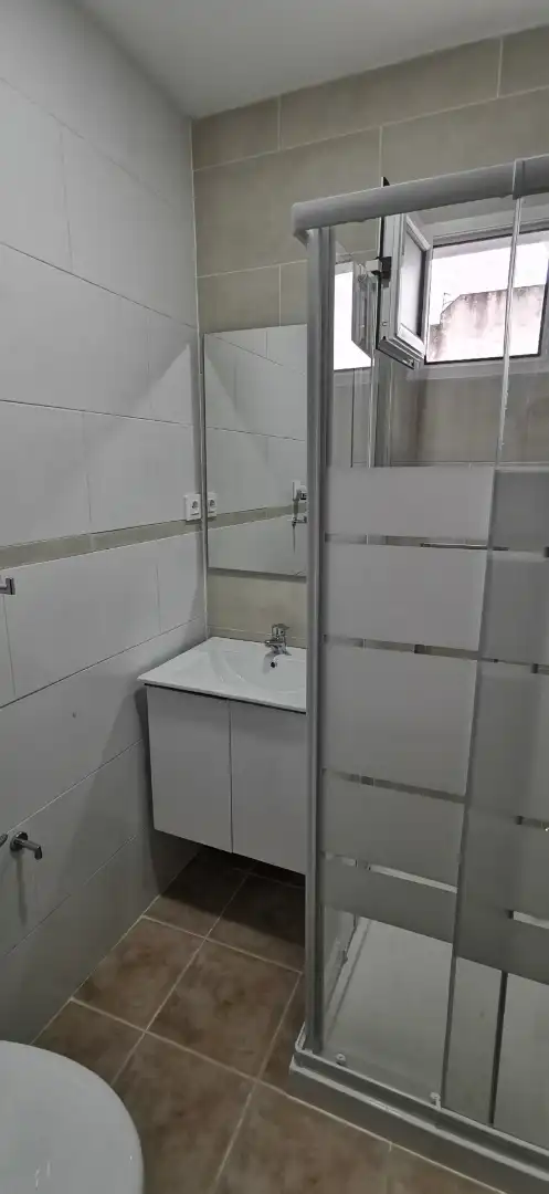 Piso de alquiler en Calle Julio Alarcón, 11, Viñuela - Rescatado Baño de Piso de alquiler en Córdoba