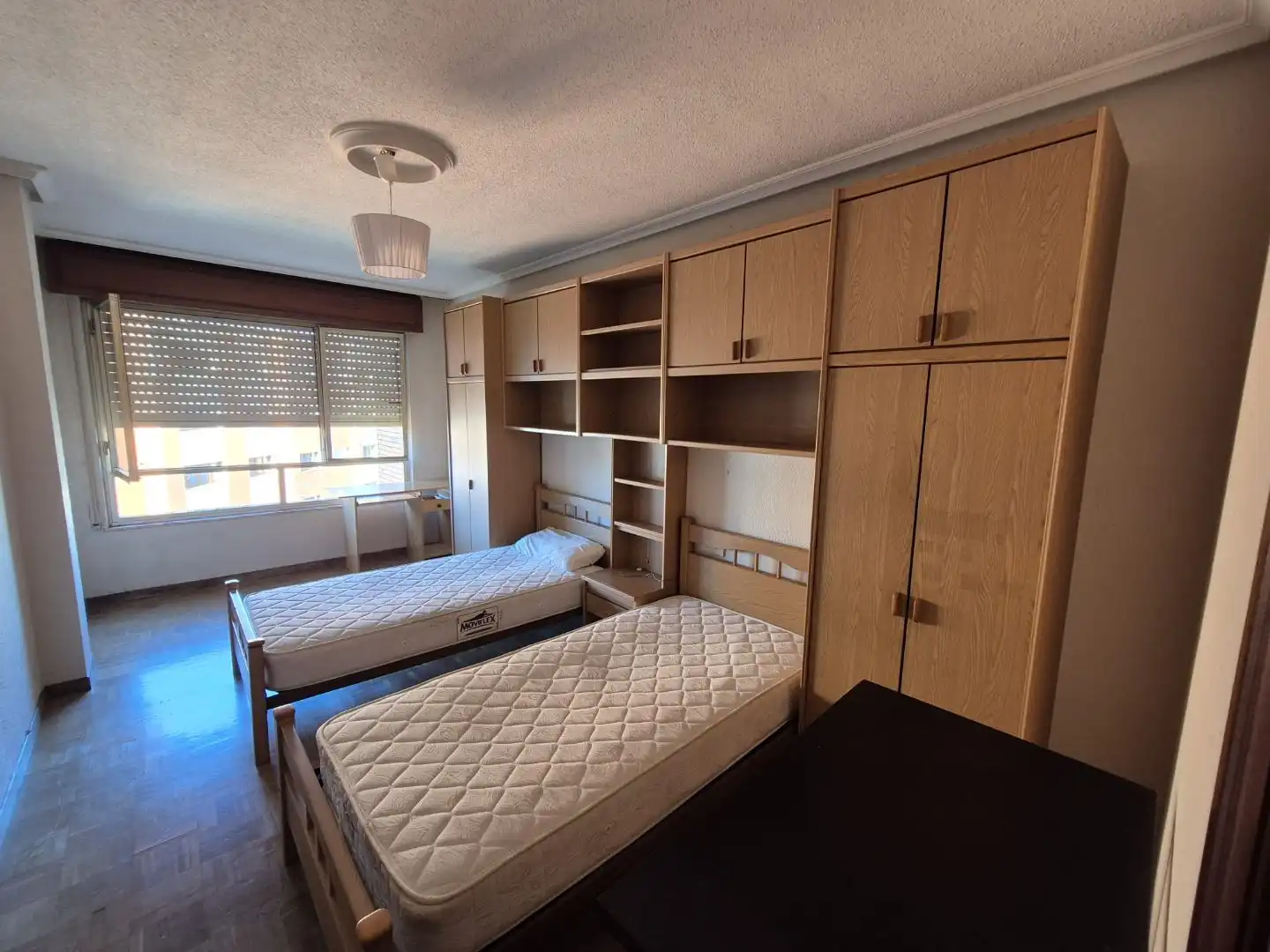 Flat for sale in Avenida San Agustín, 16, El Carbayedo - El Quirinal Bedroom of Flat for sale in Avilés with Heating, Private garden and Parquet flooring