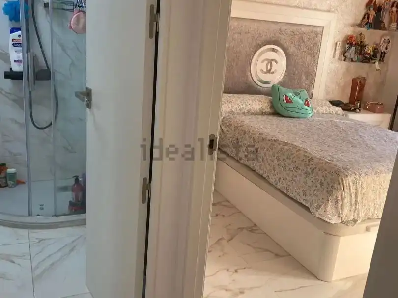 Piso en venta en Calle Juan de Ledesma, El Cerro Habitación de Piso en venta en Sevilla con Aire acondicionado, Amueblado y Balcón