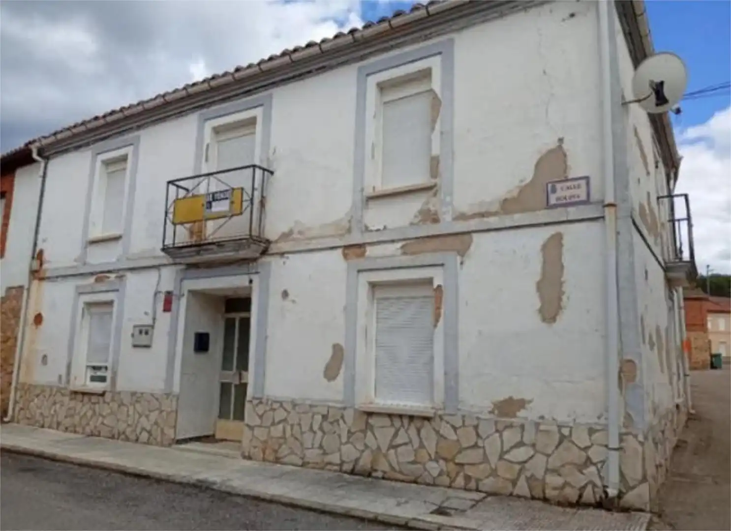 Casa o xalet en venda a Rioseco de Tapia Vista exterior de Casa o xalet en venda en Rioseco de Tapia amb Calefacció, Terrassa i Moblat