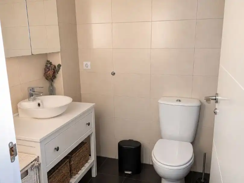 Piso de alquiler en Calle Ponferrada, 27, Valverde de la Virgen Baño de Piso de alquiler en Valverde de la Virgen con Calefacción, Parquet y Amueblado