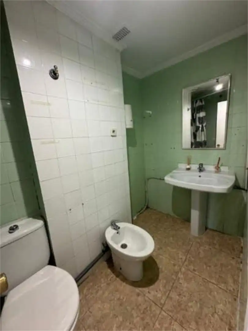 Piso en venta en Urbadiez - Entrepuentes Baño de Piso en venta en Sevilla con Terraza