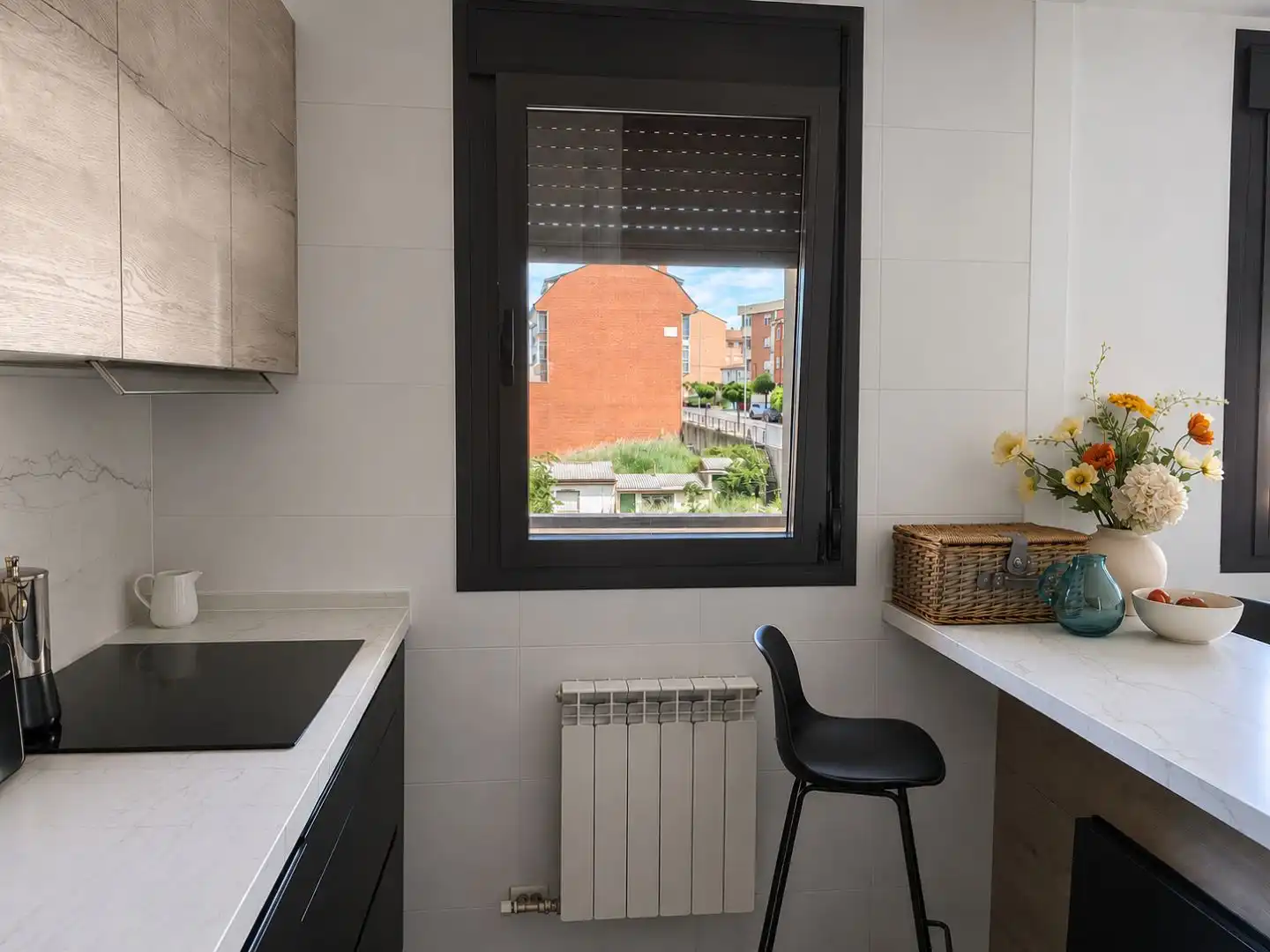 Piso de alquiler en Calle Ponferrada, 27, Valverde de la Virgen Terraza de Piso de alquiler en Valverde de la Virgen con Calefacción, Parquet y Amueblado
