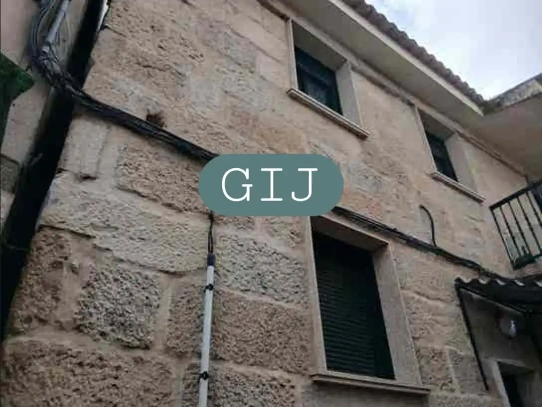 Einfamilien-Reihenhaus zum Verkauf in Rũa Avelino Montero Ríos, 155, Pontevedra Capital Außenansicht von Einfamilien-Reihenhaus zum Verkauf in Pontevedra Capital mit Terrasse und Balkon