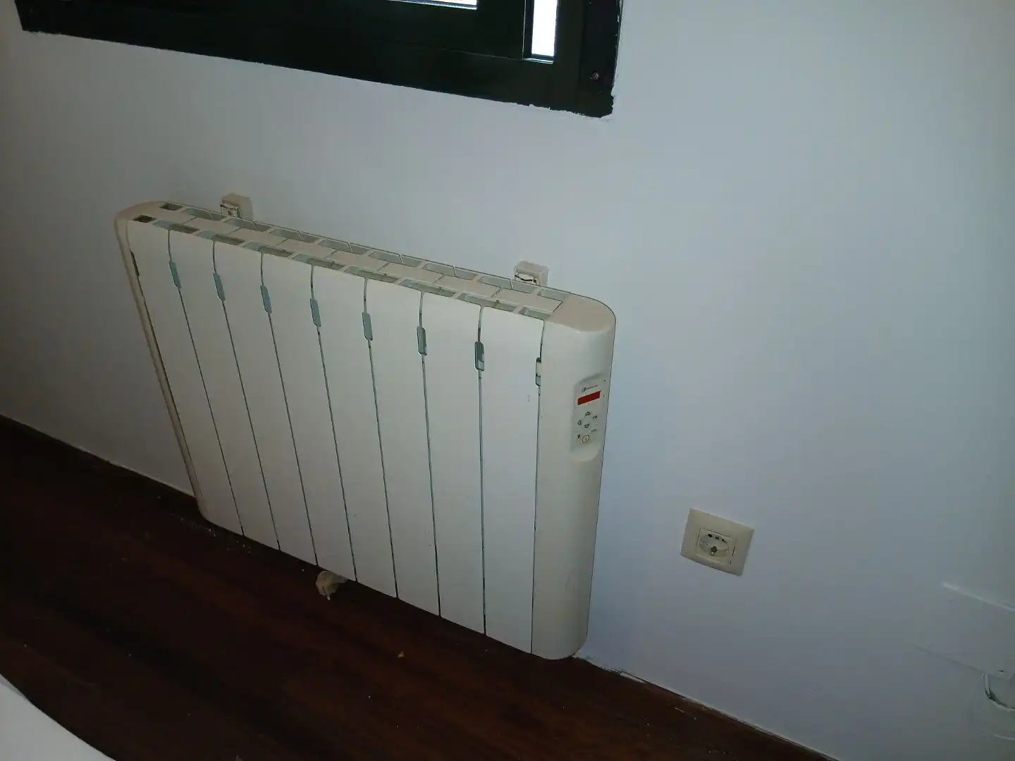 Einfamilien-Reihenhaus zum Verkauf in Rũa Avelino Montero Ríos, 155, Pontevedra Capital Schlafzimmer von Einfamilien-Reihenhaus zum Verkauf in Pontevedra Capital mit Terrasse und Balkon