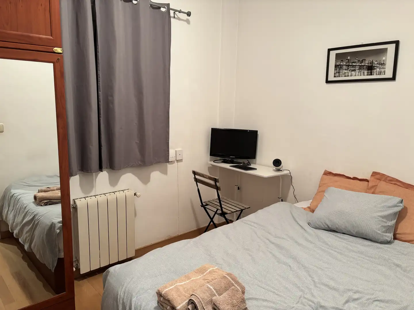Zimmer in Carrer de València, 594, El Camp de l'Arpa del Clot
