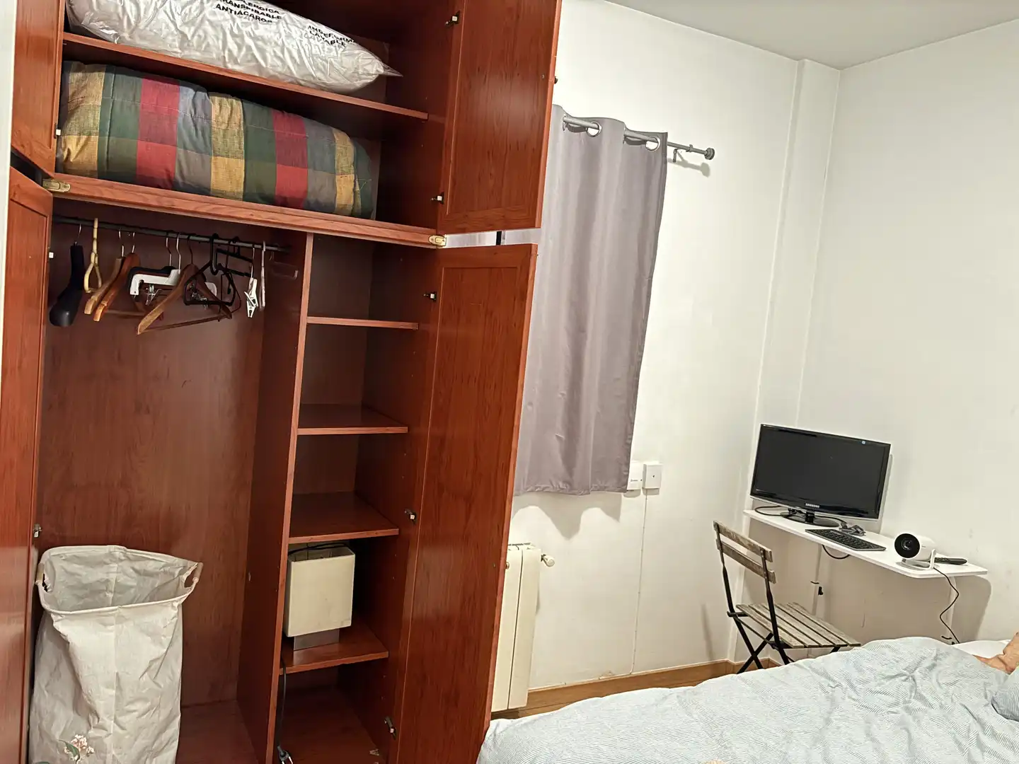 Zimmer in Carrer de València, 594, El Camp de l'Arpa del Clot