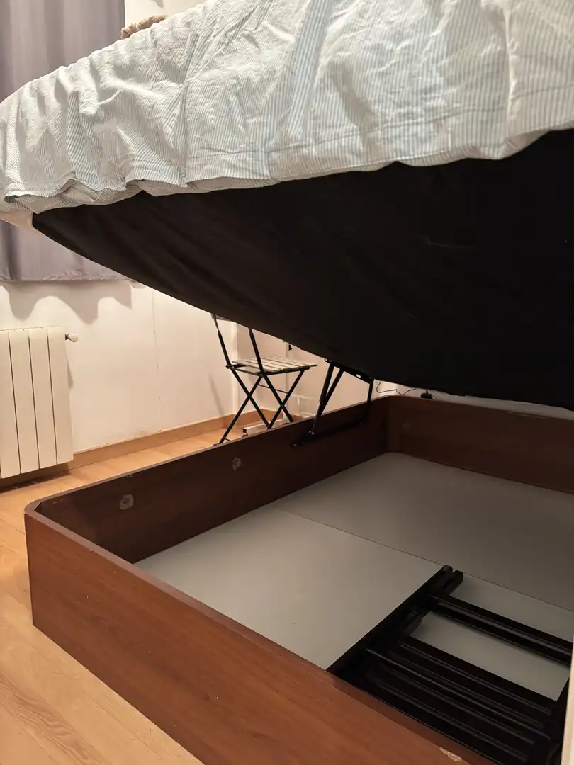 Zimmer in Carrer de València, 594, El Camp de l'Arpa del Clot