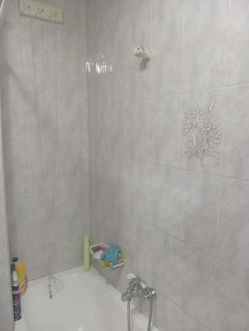 Flat for sale in Calle Alfredo Agosti, 12, Flores de Sil - La Placa Bathroom of Flat for sale in Ponferrada with Heating and Furnished