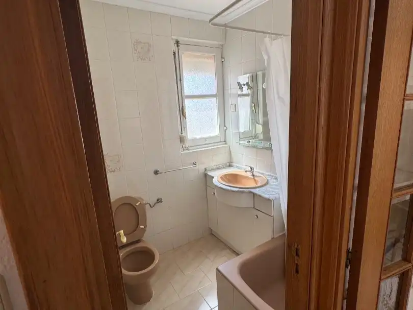 Badezimmer von Wohnung zur untervermieten in León Capital  mit Heizung, Parkett und Möbliert