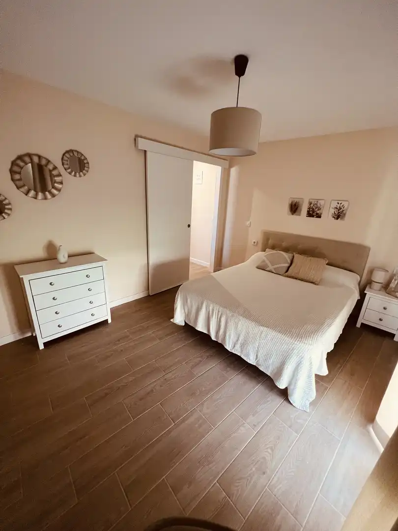 Habitación de Apartamento de alquiler en La Línea de la Concepción con Aire acondicionado, Calefacción y Jardín privado