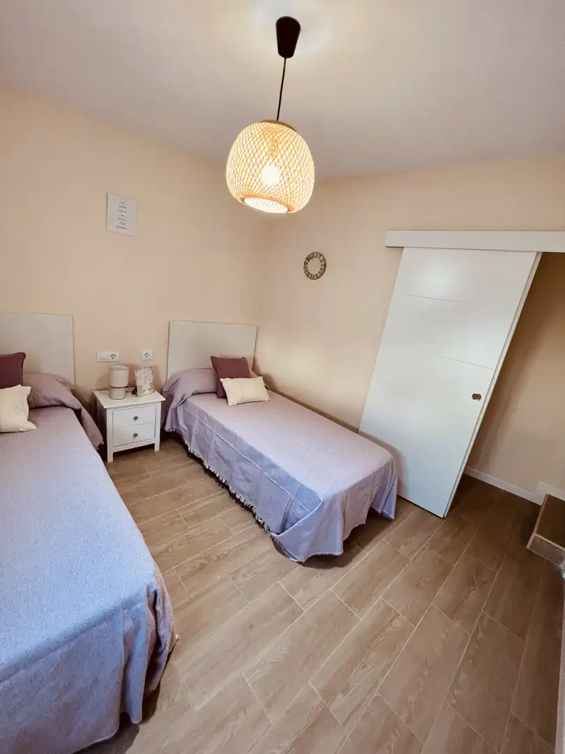 Habitación de Apartamento de alquiler en La Línea de la Concepción con Aire acondicionado, Calefacción y Jardín privado