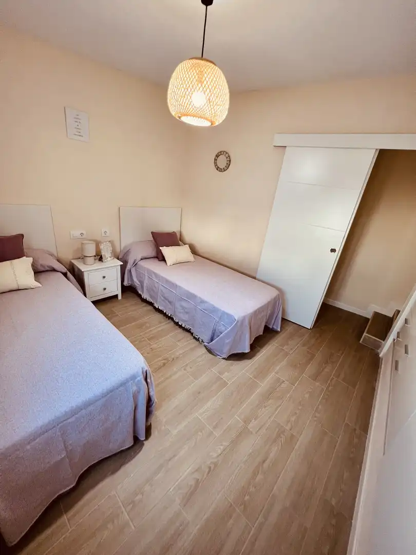 Habitación de Apartamento de alquiler en La Línea de la Concepción con Aire acondicionado, Calefacción y Jardín privado